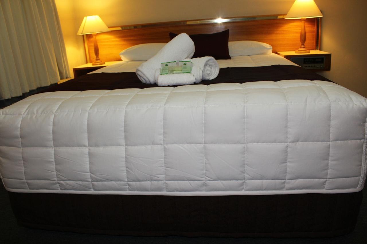 Tabourie Lake Motor Inn Dış mekan fotoğraf